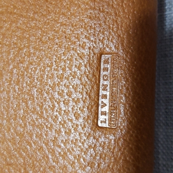 LEVENGER Accordion Wallet - Picture 6 of 14